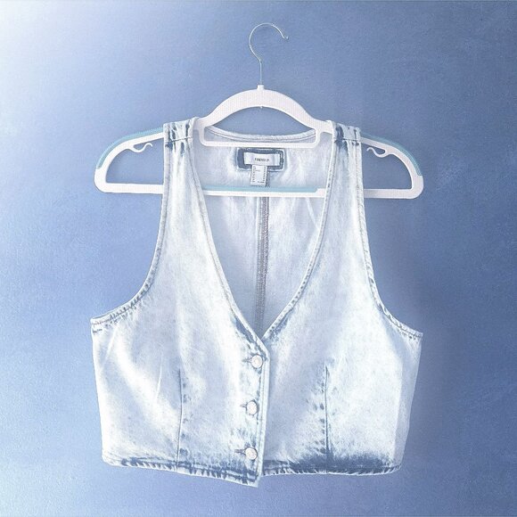 Forever 21 Acid wash denim Vest / button up tank top in LIKE NEW condition - Picture 2 of 4